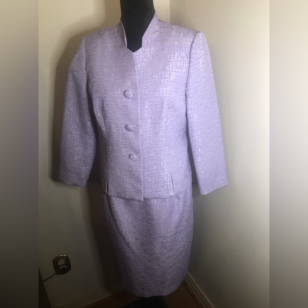 Ann Travis Suit
